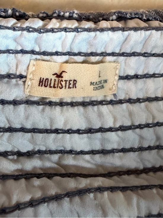 Hollister Navy and White Striped Off-Shoulder Cotton/Linen Dress. Size Large - Picture 3 of 7